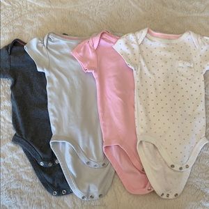 Pack of 4 onesies
